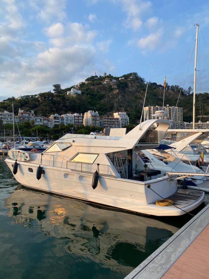 Barco Muy Romantico Con Parking! Sant Adrià de Besòs Extérieur photo