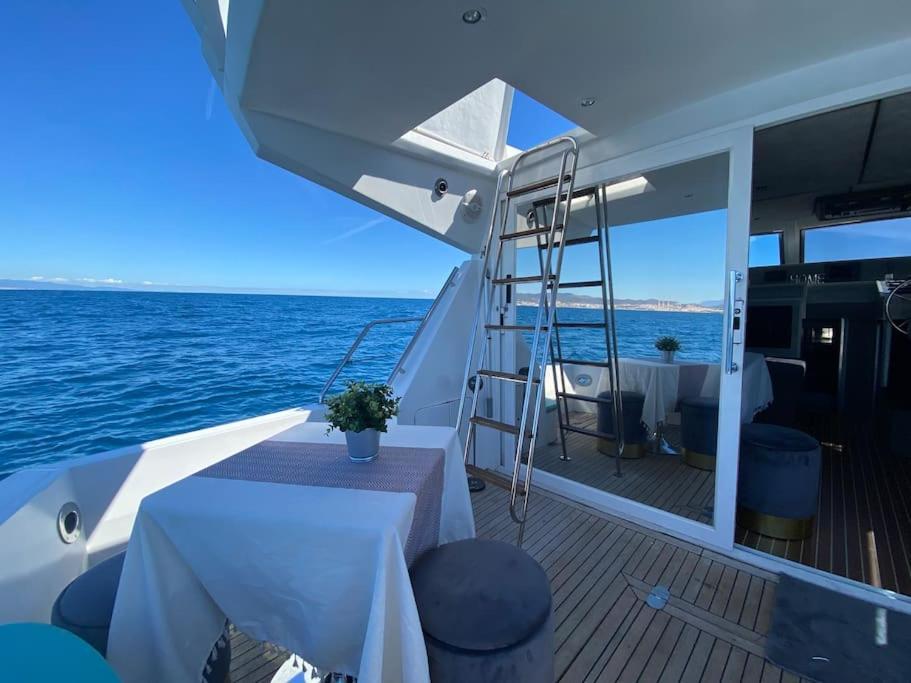 Barco Muy Romantico Con Parking! Sant Adrià de Besòs Extérieur photo