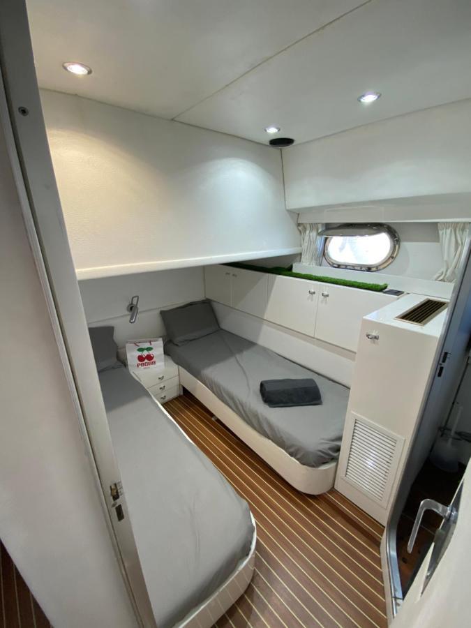 Barco Muy Romantico Con Parking! Sant Adrià de Besòs Extérieur photo