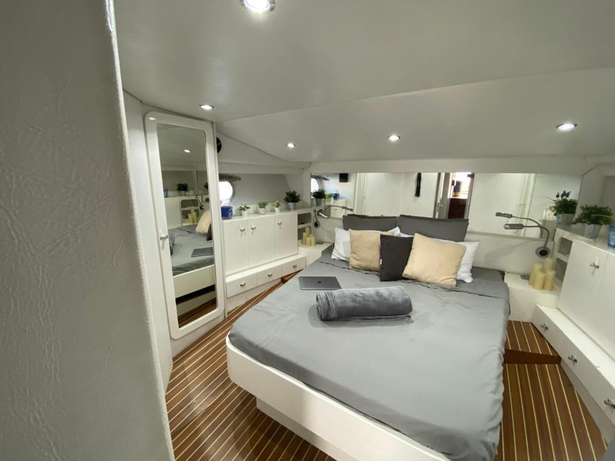 Barco Muy Romantico Con Parking! Sant Adrià de Besòs Extérieur photo